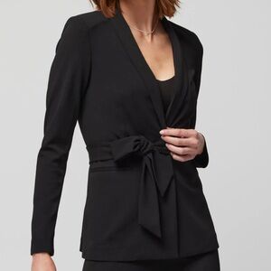 White House Black Market WHBM Slip On Blazer Classic Collar Front Pockets Size 8